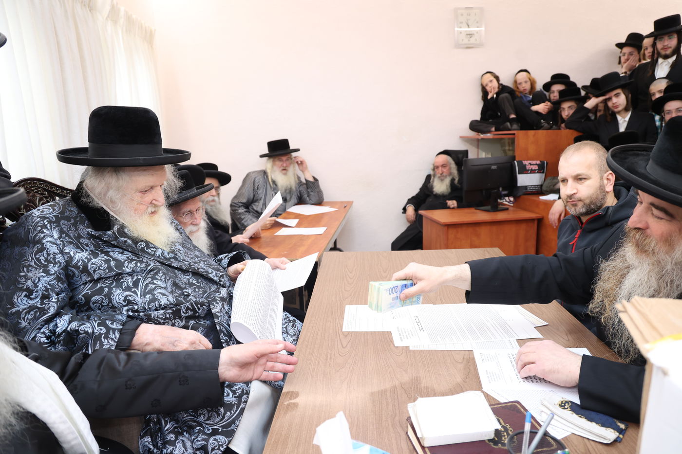 מכירת חמץ בלשכת בד"ץ העדה החרדית