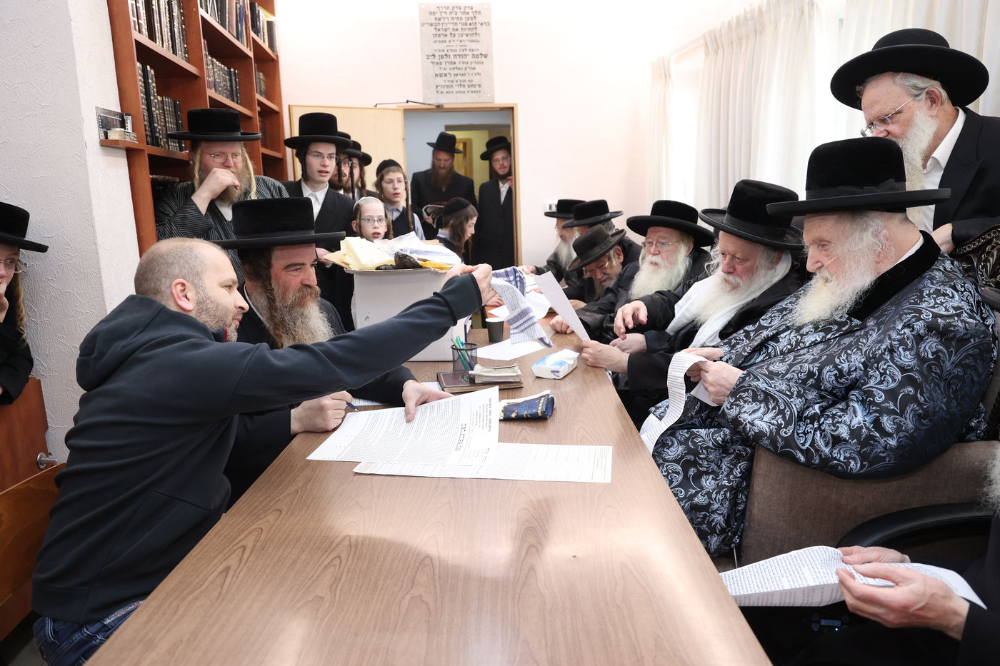 מכירת חמץ בלשכת בד"ץ העדה החרדית