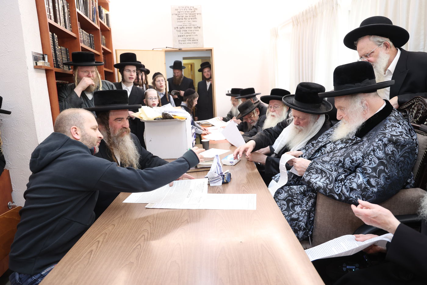 מכירת חמץ בלשכת בד"ץ העדה החרדית