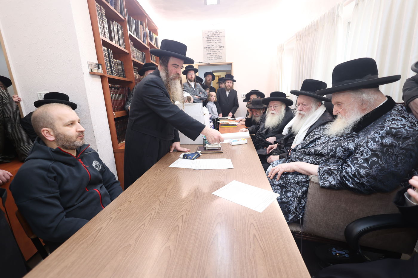 מכירת חמץ בלשכת בד"ץ העדה החרדית