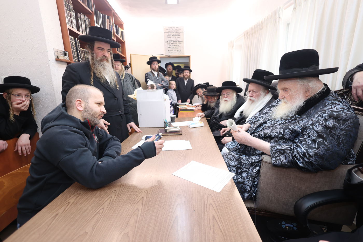 מכירת חמץ בלשכת בד"ץ העדה החרדית