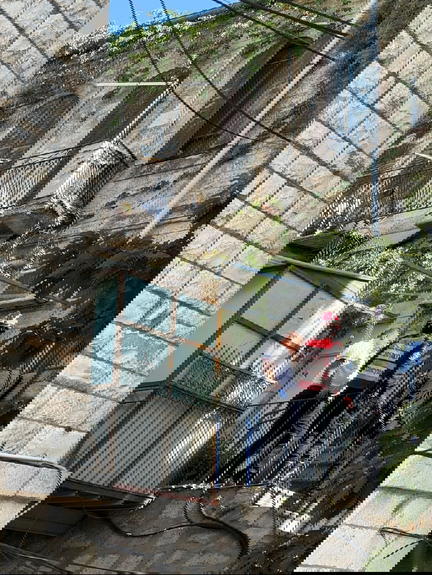 המרפסת שקרסה