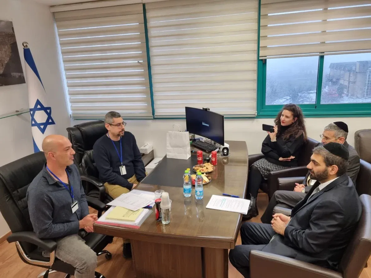 אבידן ומלכיאלי באירועי "פברואר יוצא מן הכלל" של החברה למתנ"סים.