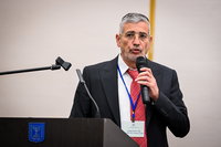 יהודה אבידן נואם באירוע של משרד הדתות