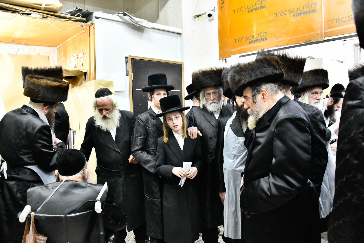 האדמו"ר מרחמסטריווקא באפיית מצות ערב פסח