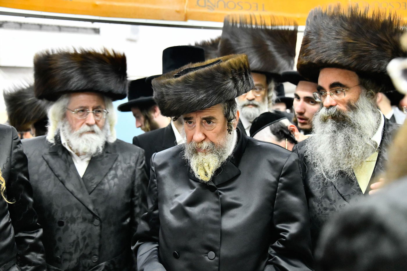 האדמו"ר מרחמסטריווקא באפיית מצות ערב פסח