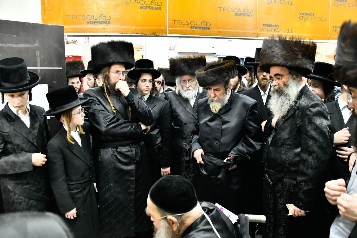 האדמו"ר מרחמסטריווקא באפיית מצות ערב פסח