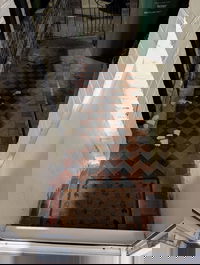 פיזור חמץ בבתי יהודים בלונדון