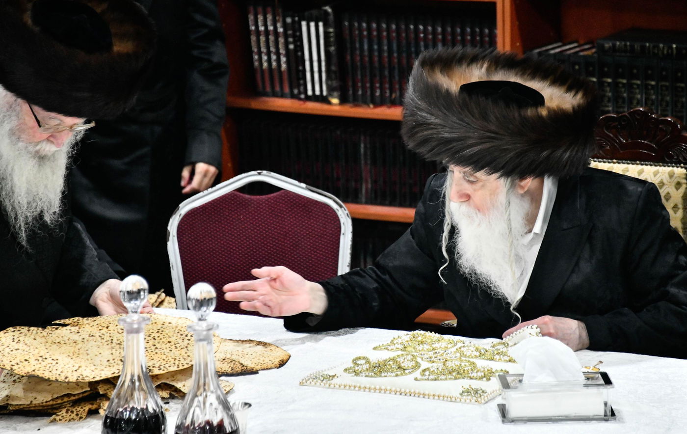 האדמו"ר ממחנובקא בעלזא בטיש אסתר