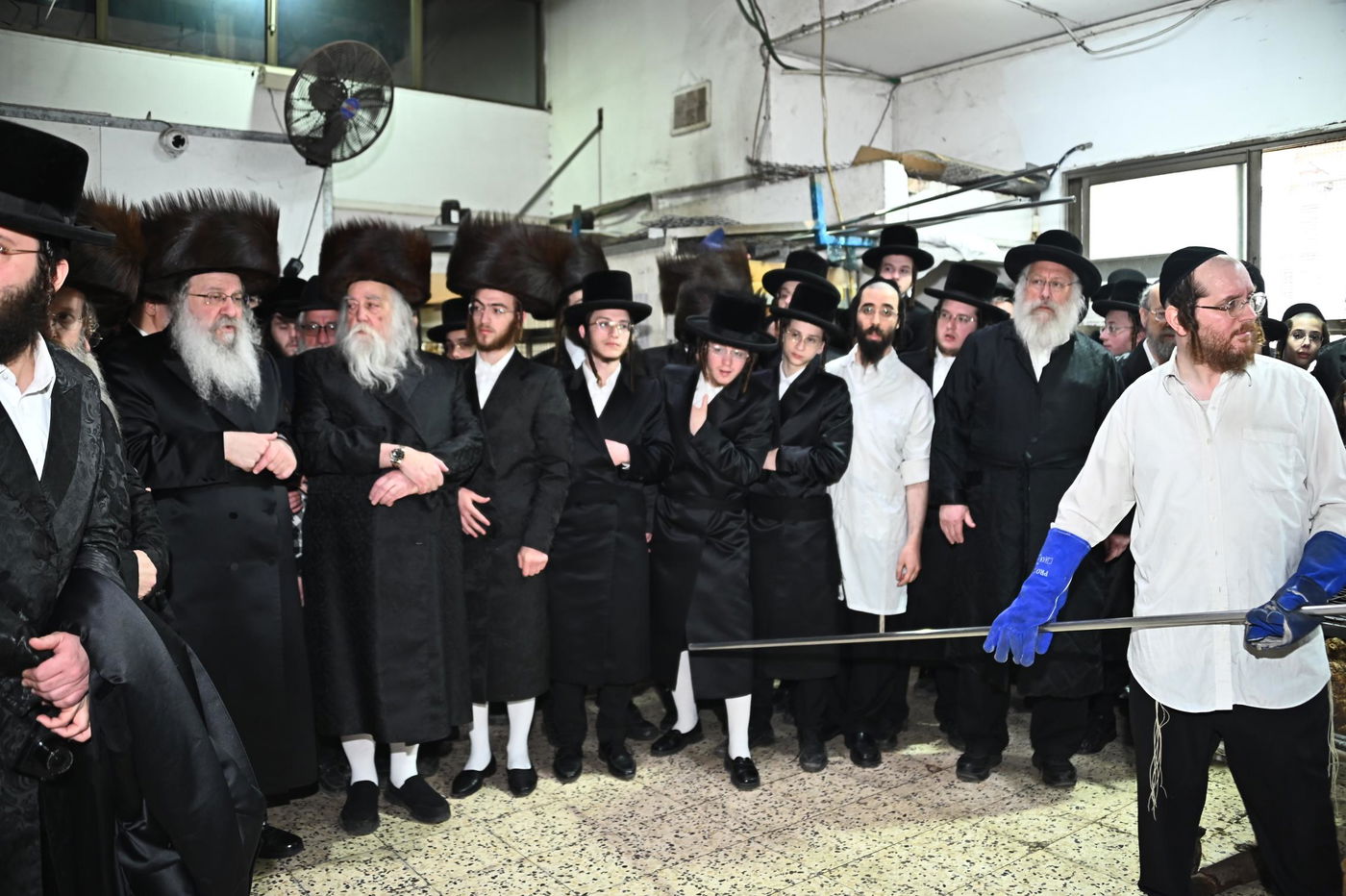 האדמו"ר מנדבורנה באפיית מצות מצווה