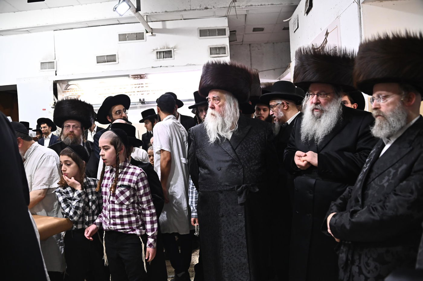 האדמו"ר מנדבורנה באפיית מצות מצווה