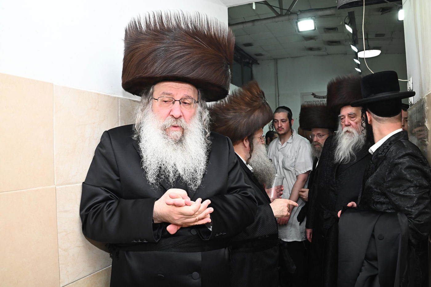 האדמו"ר מנדבורנה באפיית מצות מצווה