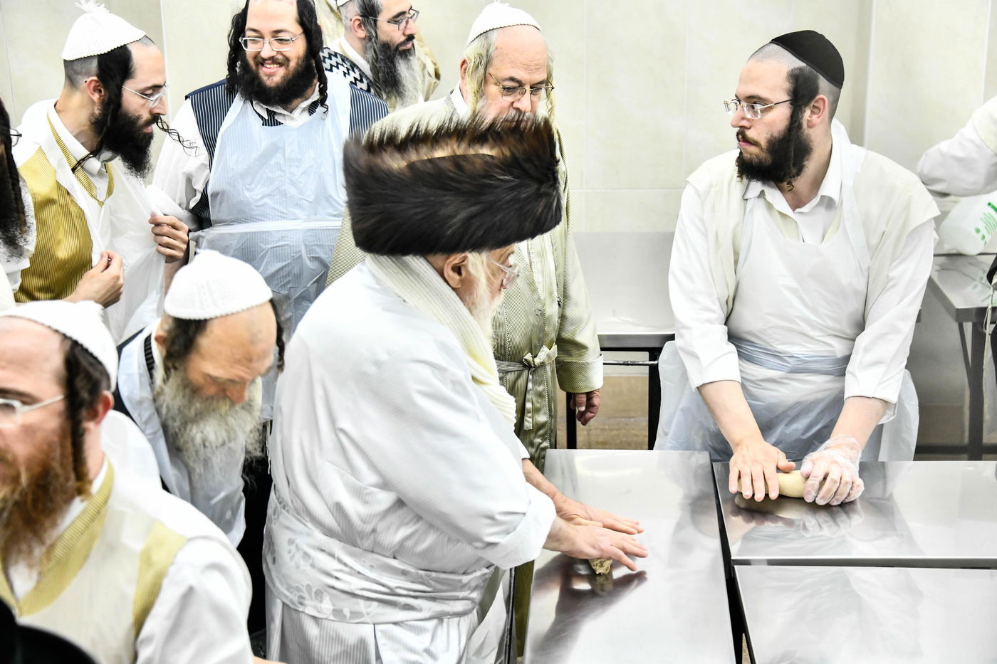 האדמו"ר מתולדות אהרן באפיית מצות מצווה