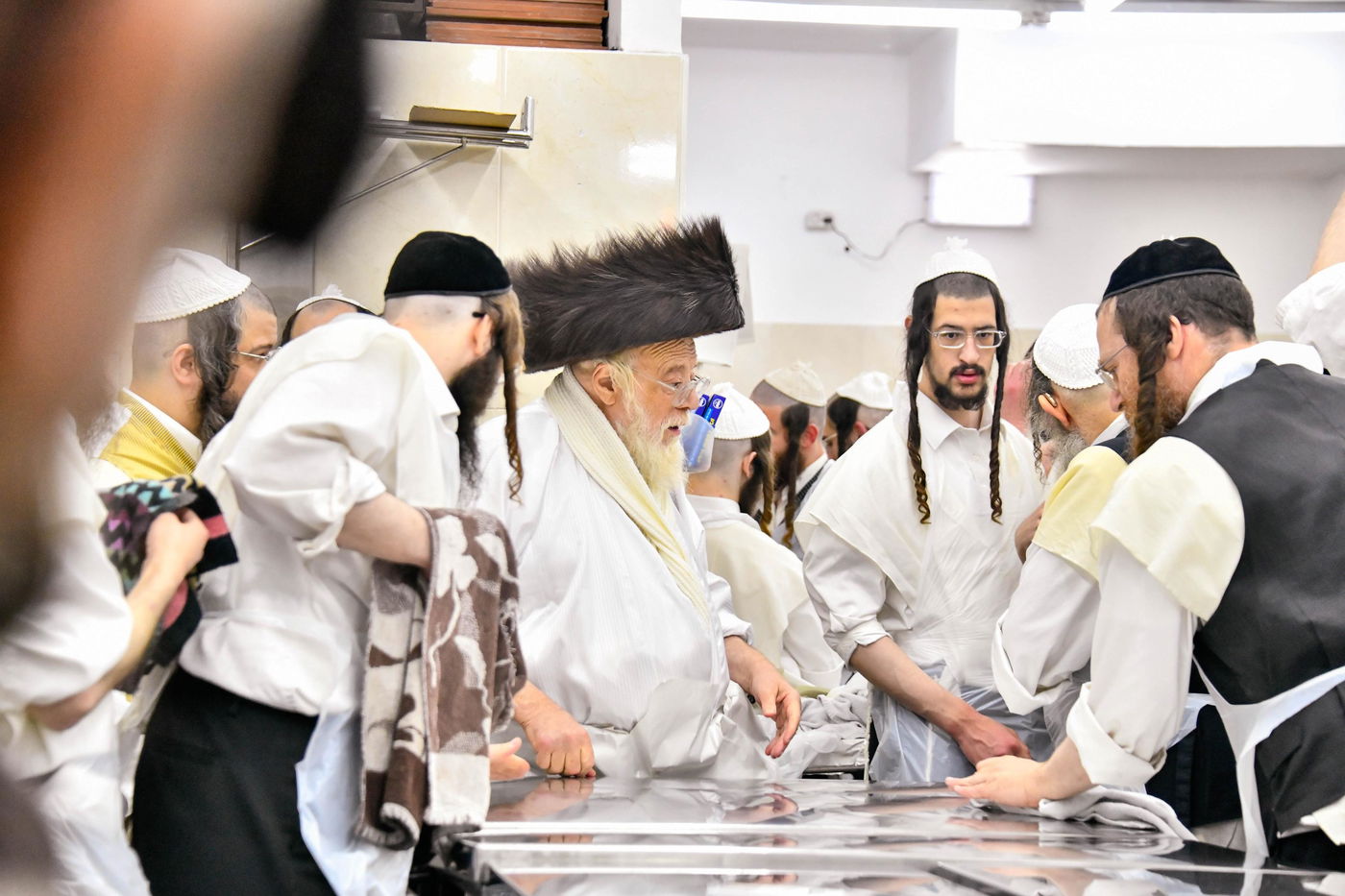 האדמו"ר מתולדות אהרן באפיית מצות מצווה