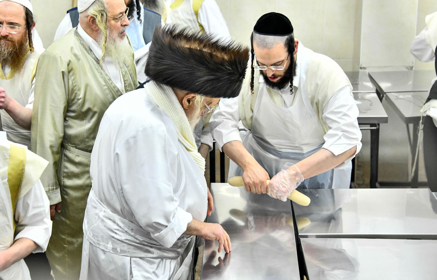 האדמו"ר מתולדות אהרן באפיית מצות מצווה