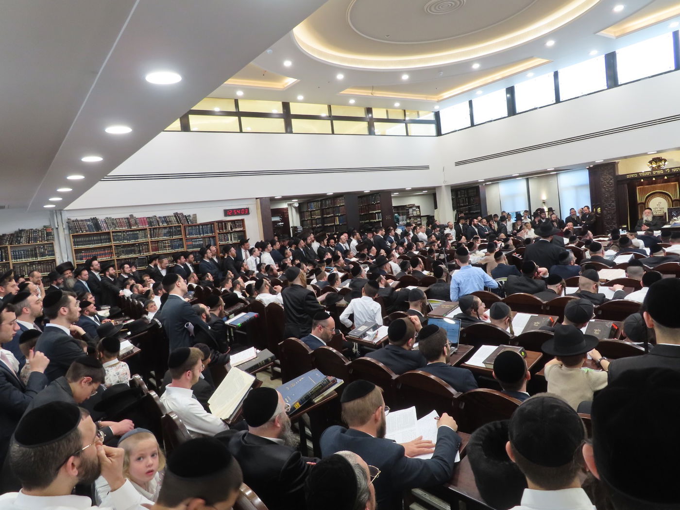 הגר"ש אלתר בשיעור חוה"מ פסח באחיסמך