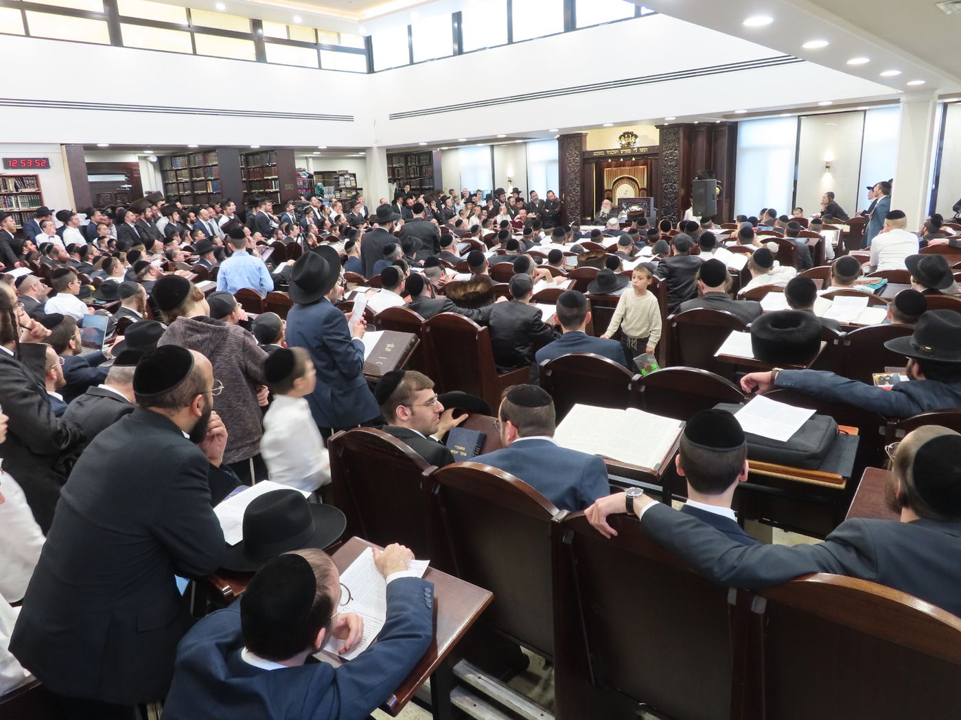 הגר"ש אלתר בשיעור חוה"מ פסח באחיסמך