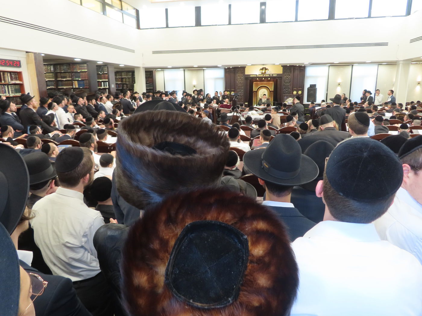 הגר"ש אלתר בשיעור חוה"מ פסח באחיסמך