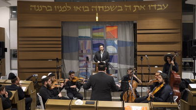 דוד יודקובסקי מחדש את קרליבך בסגנון חזני: "אדיר הוא"