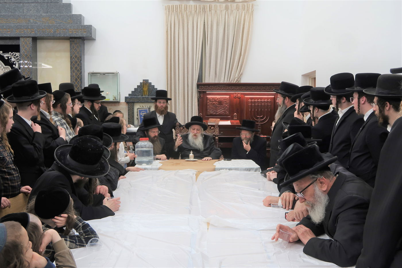 האדמו"ר מטשארנוביל בלחיים לאחר מים שלנו