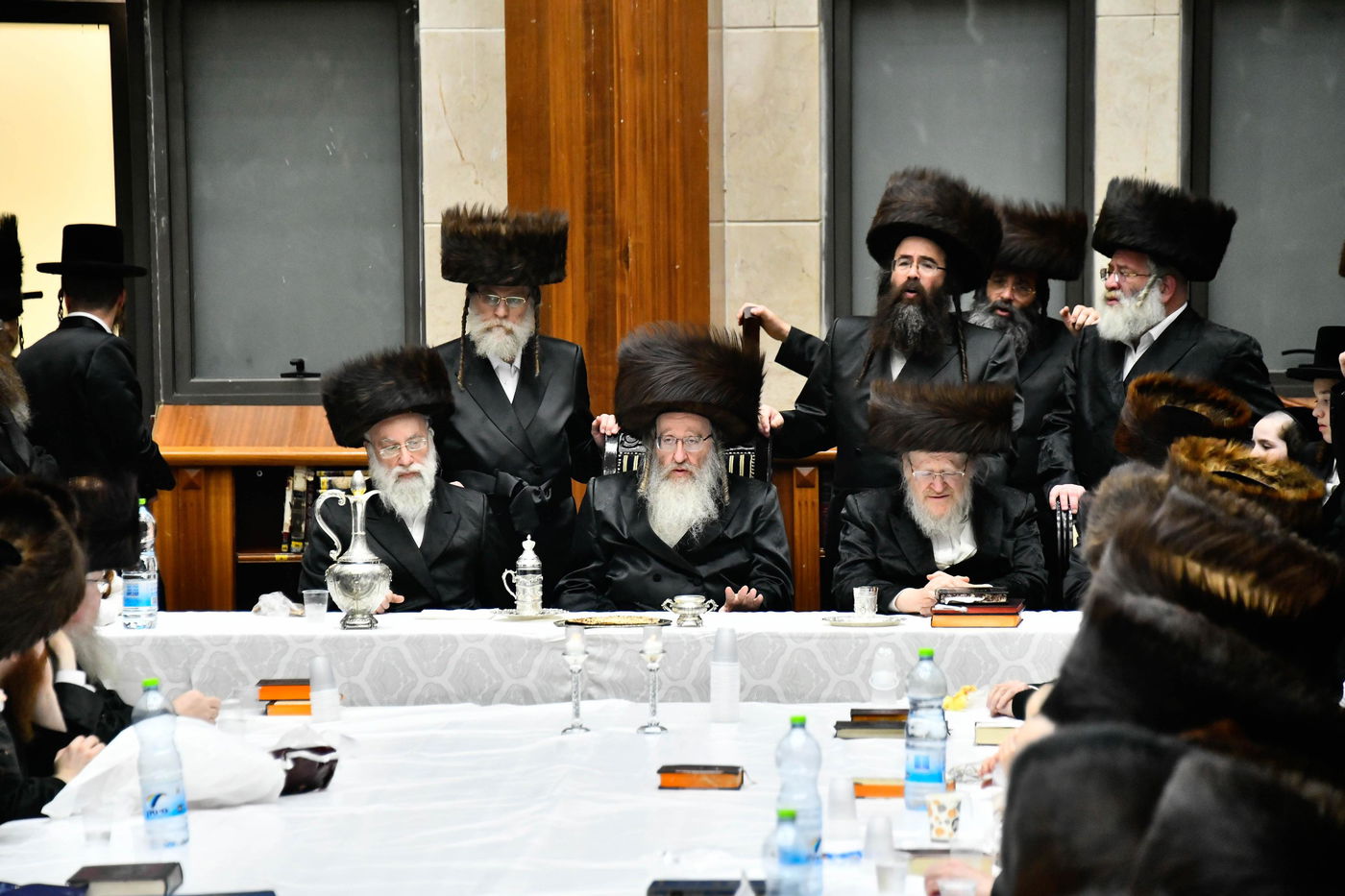 האדמו"ר מביאלה בטיש חוה"מ פסח 