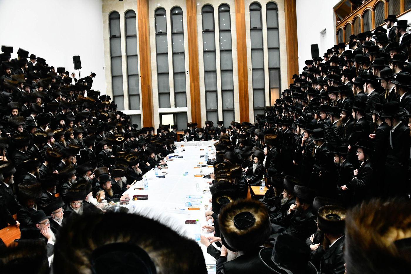 האדמו"ר מביאלה בטיש חוה"מ פסח 