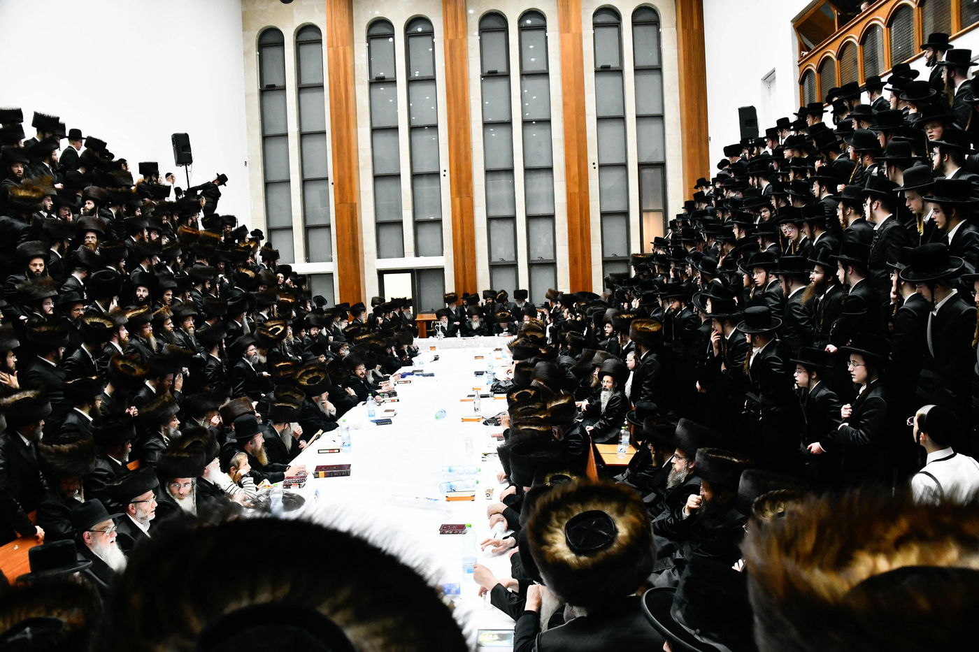 האדמו"ר מביאלה בטיש חוה"מ פסח 