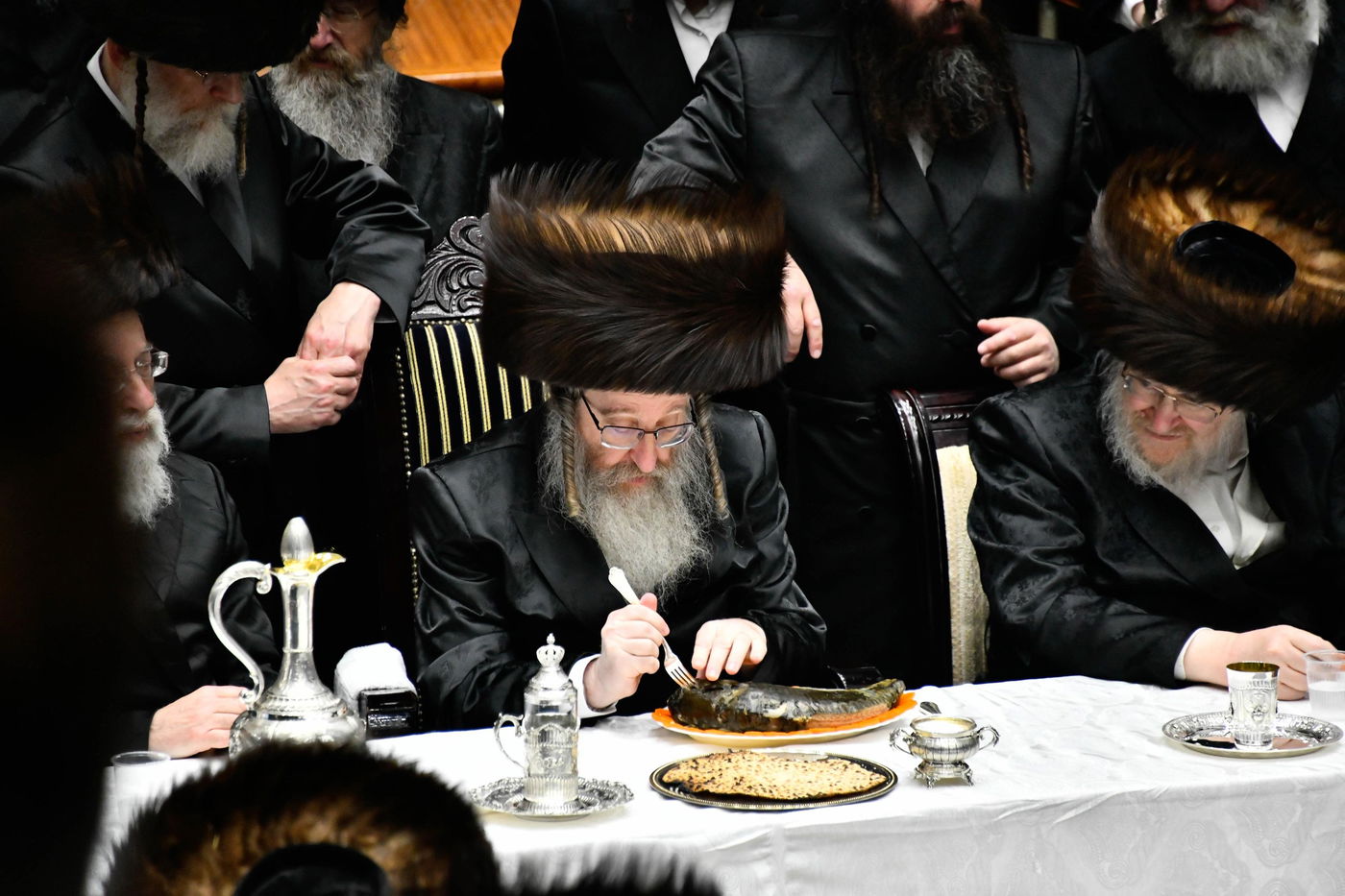 האדמו"ר מביאלה בטיש חוה"מ פסח 