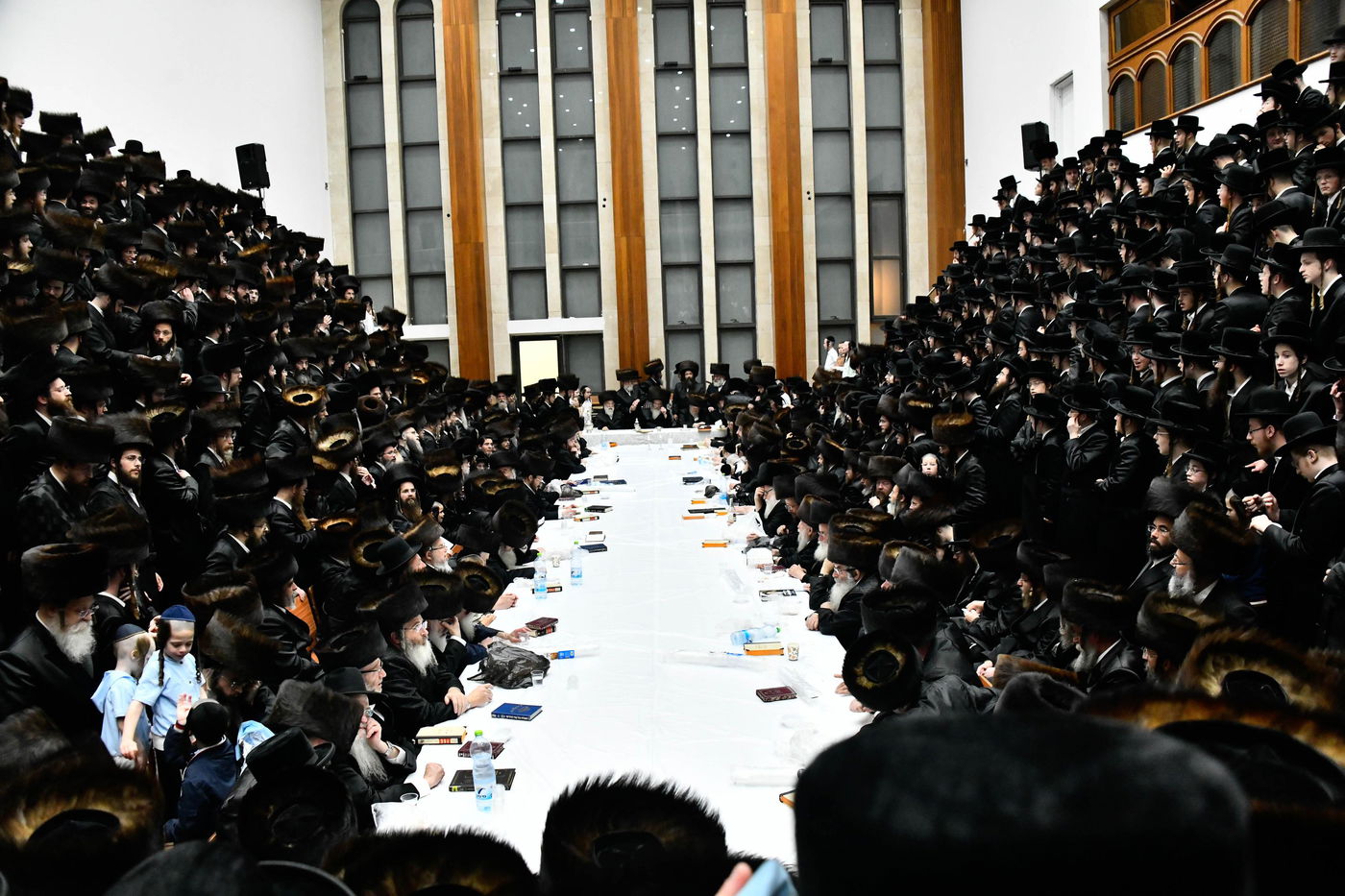 האדמו"ר מביאלה בטיש חוה"מ פסח 