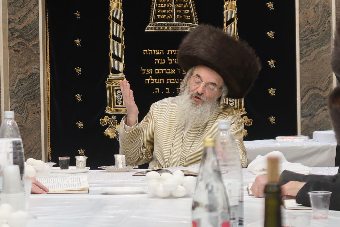 האדמו"ר מלעלוב בטיש חוה"מ פסח