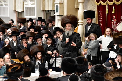 הרה"צ רבי אלימלך בידרמן בחול המועד פסח באשדוד