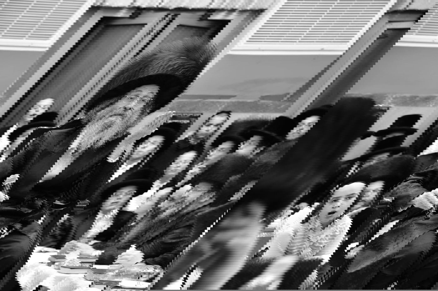 הרה"צ רבי אלימלך בידרמן בחול המועד פסח באשדוד