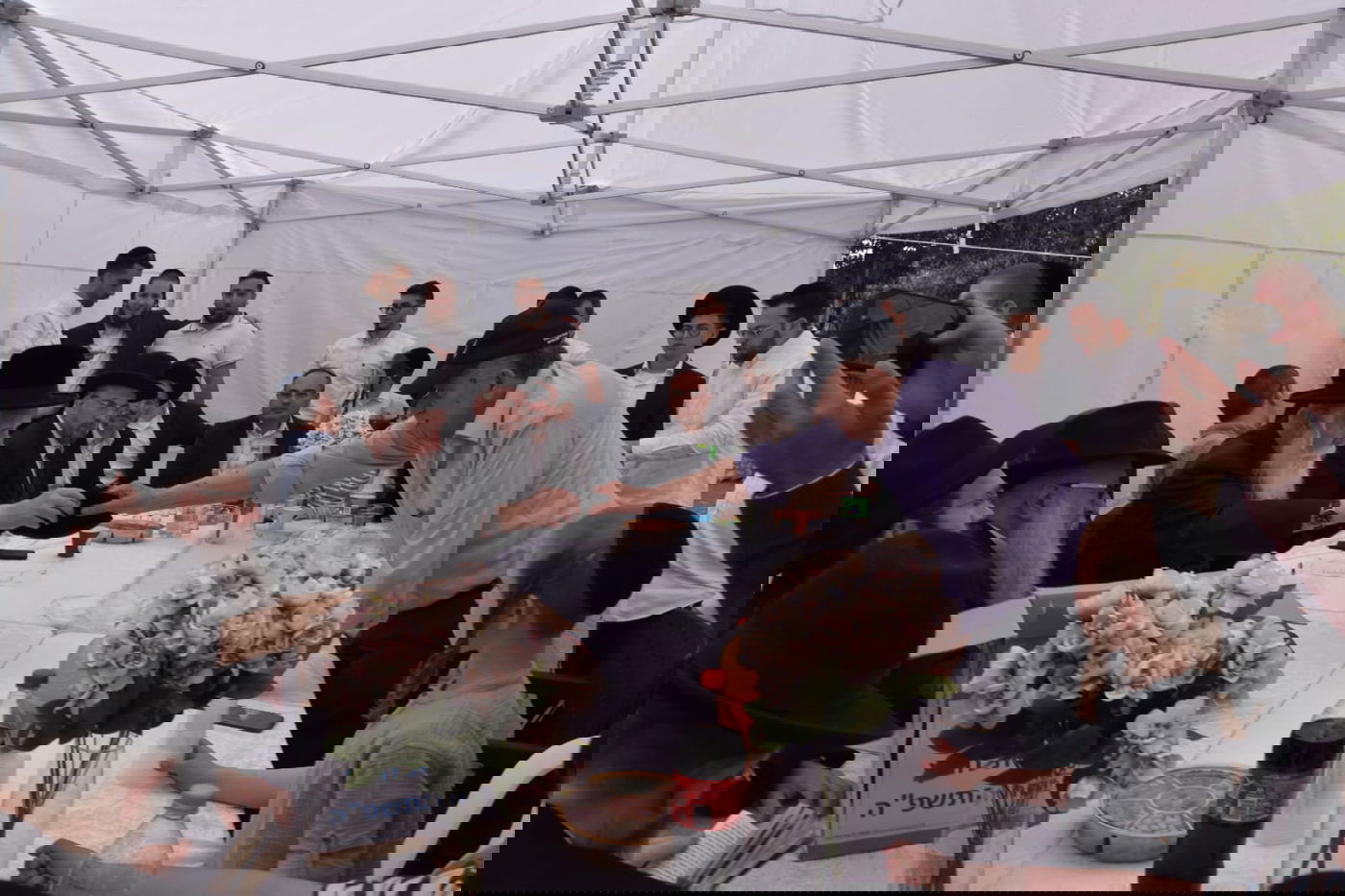 הגאון רבי יצחק דוד גרוסמן במכירת חמץ