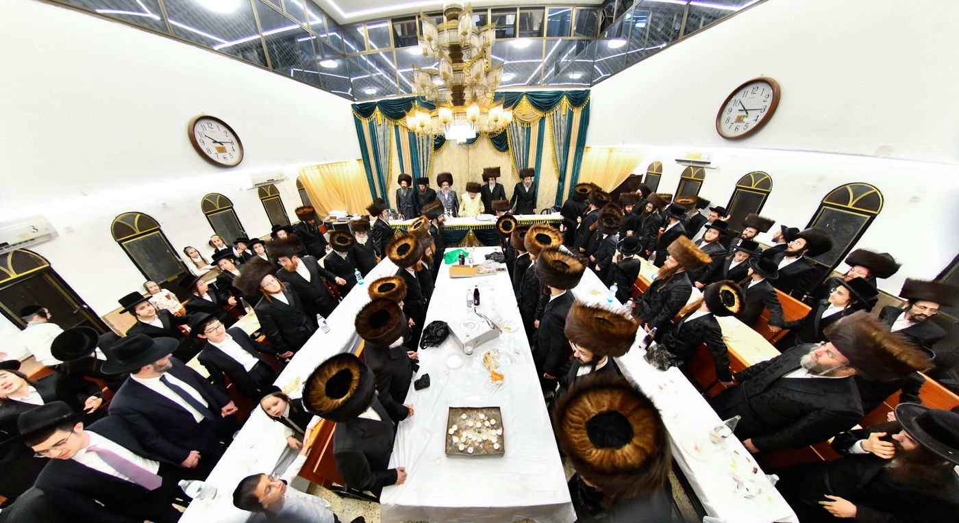 האדמו"ר מדעעש בטיש חוה"מ פסח