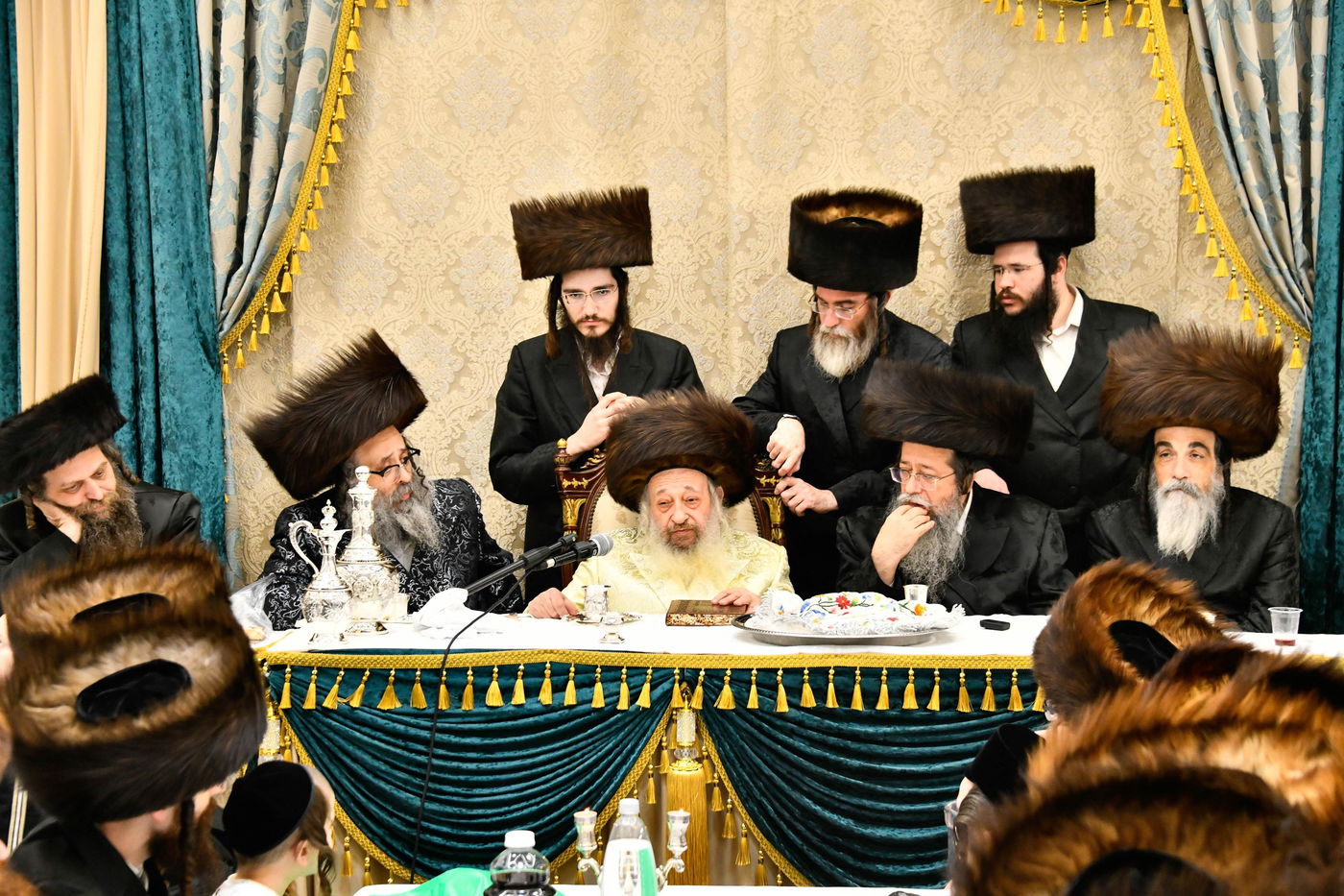 האדמו"ר מדעעש בטיש חוה"מ פסח