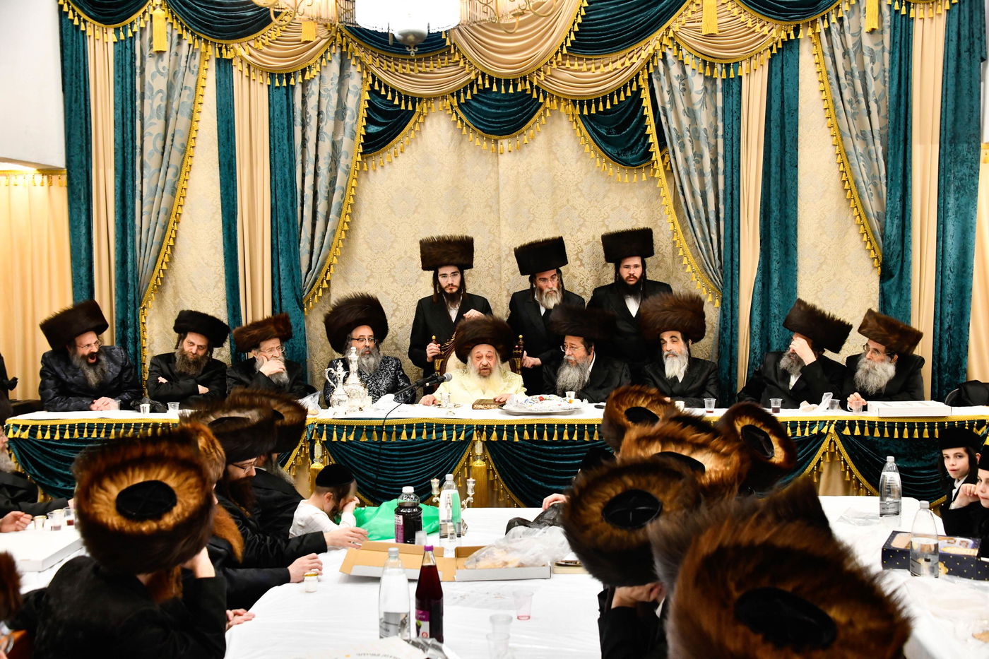 האדמו"ר מדעעש בטיש חוה"מ פסח