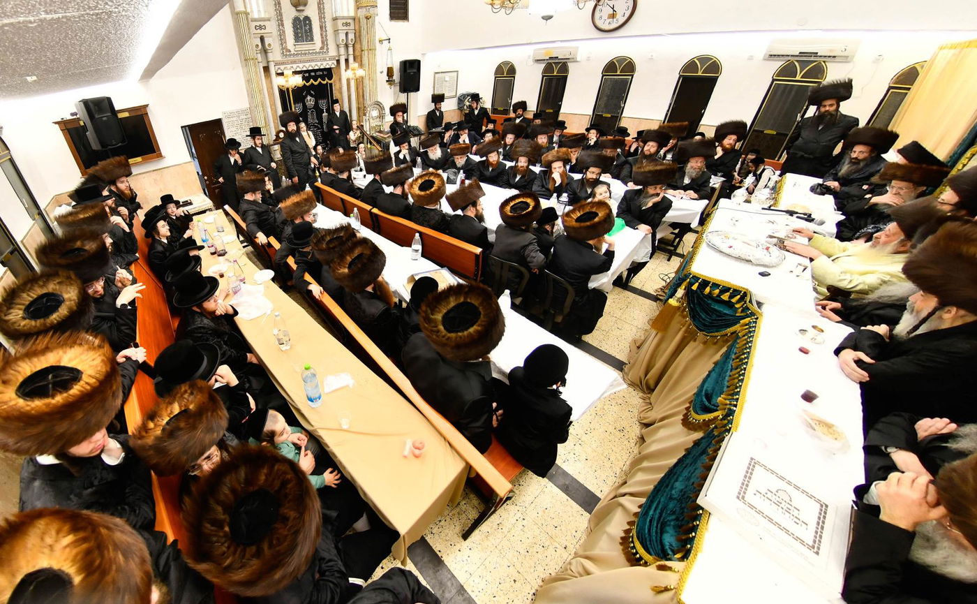 האדמו"ר מדעעש בטיש חוה"מ פסח