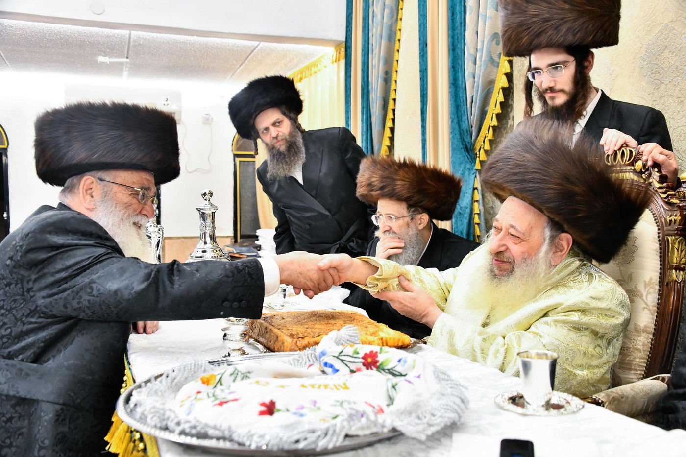 האדמו"ר מדעעש בטיש חוה"מ פסח