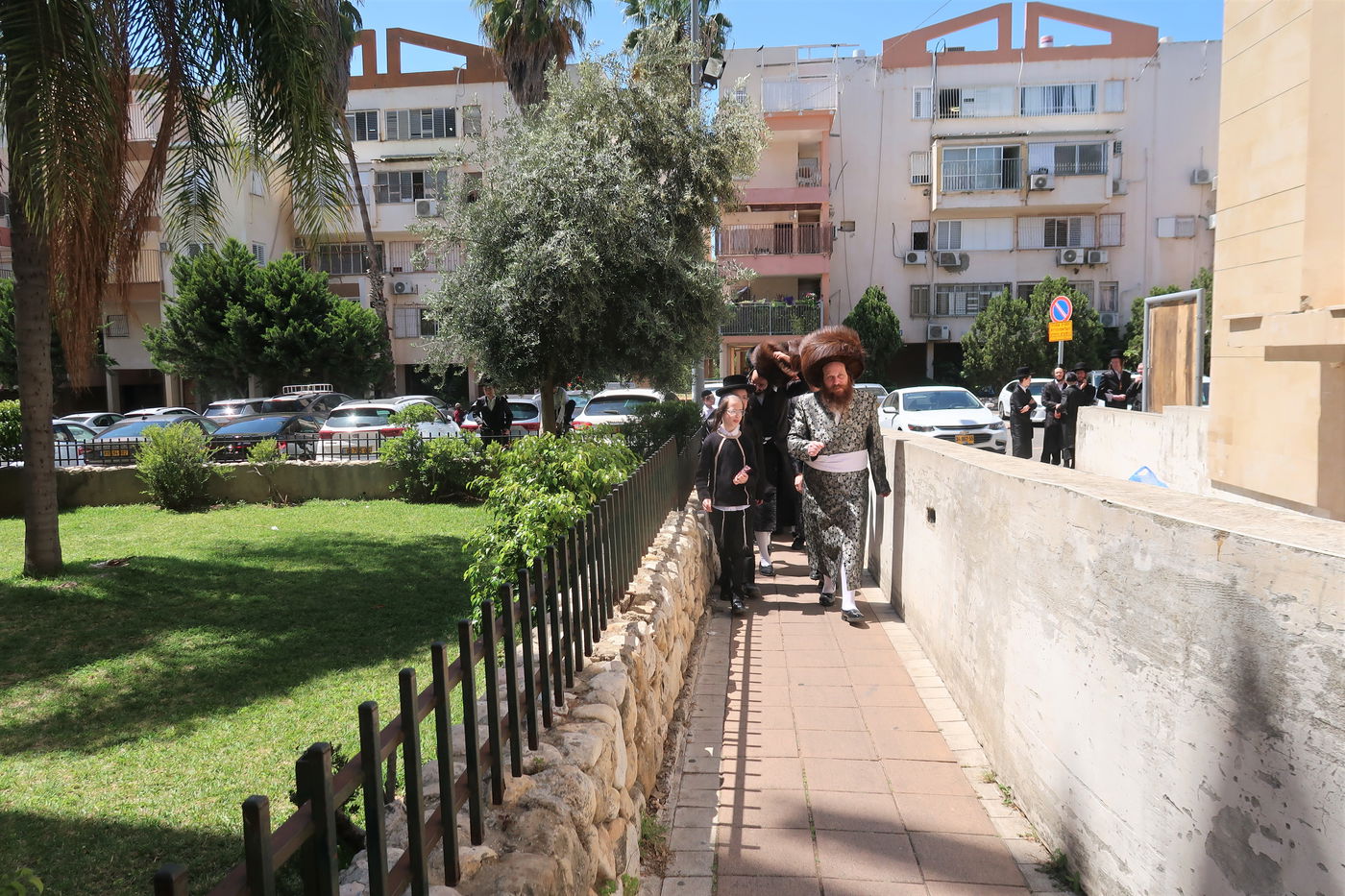 האדמו"ר ממיאלען בברכת האילנות