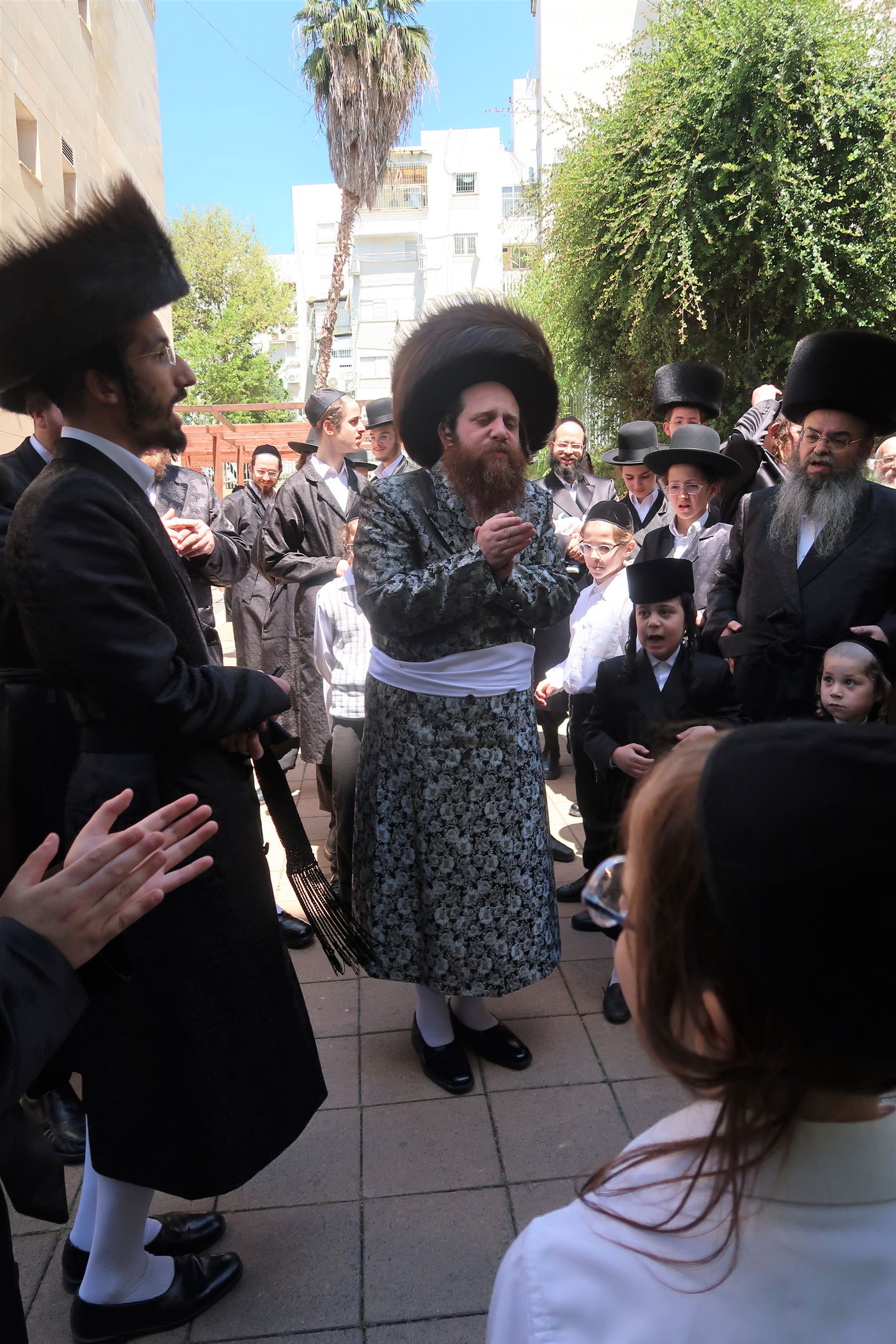 האדמו"ר ממיאלען בברכת האילנות