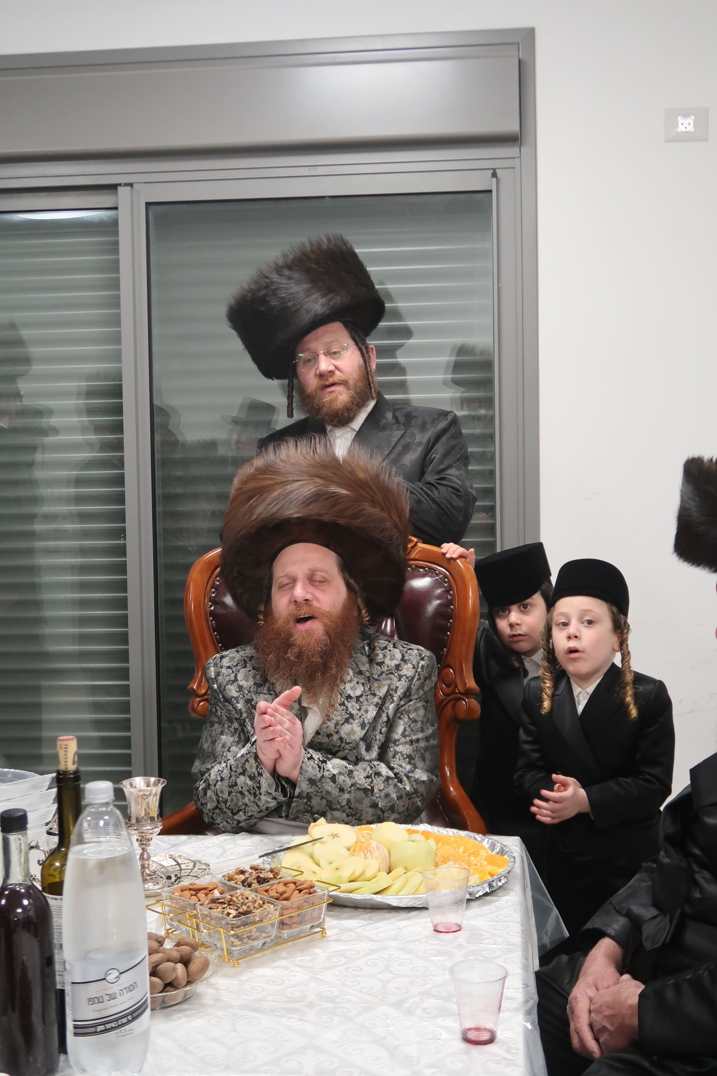 האדמו"ר ממיאלען בברכת האילנות