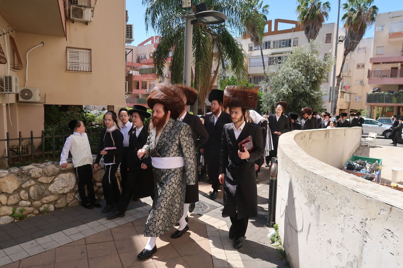 האדמו"ר ממיאלען בברכת האילנות