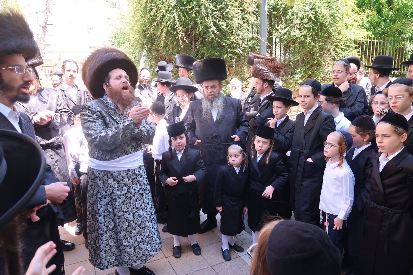 האדמו"ר ממיאלען בברכת האילנות