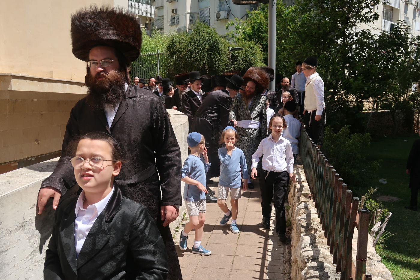 האדמו"ר ממיאלען בברכת האילנות