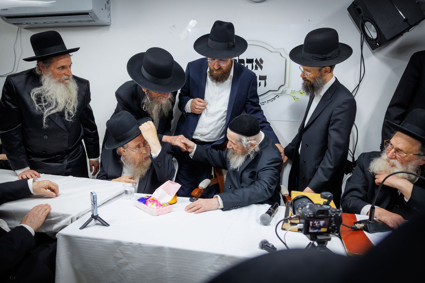 מעמד "ריתחא דאורייתא" והקבלת פני רבו במעונו של הגר"ד לנדו