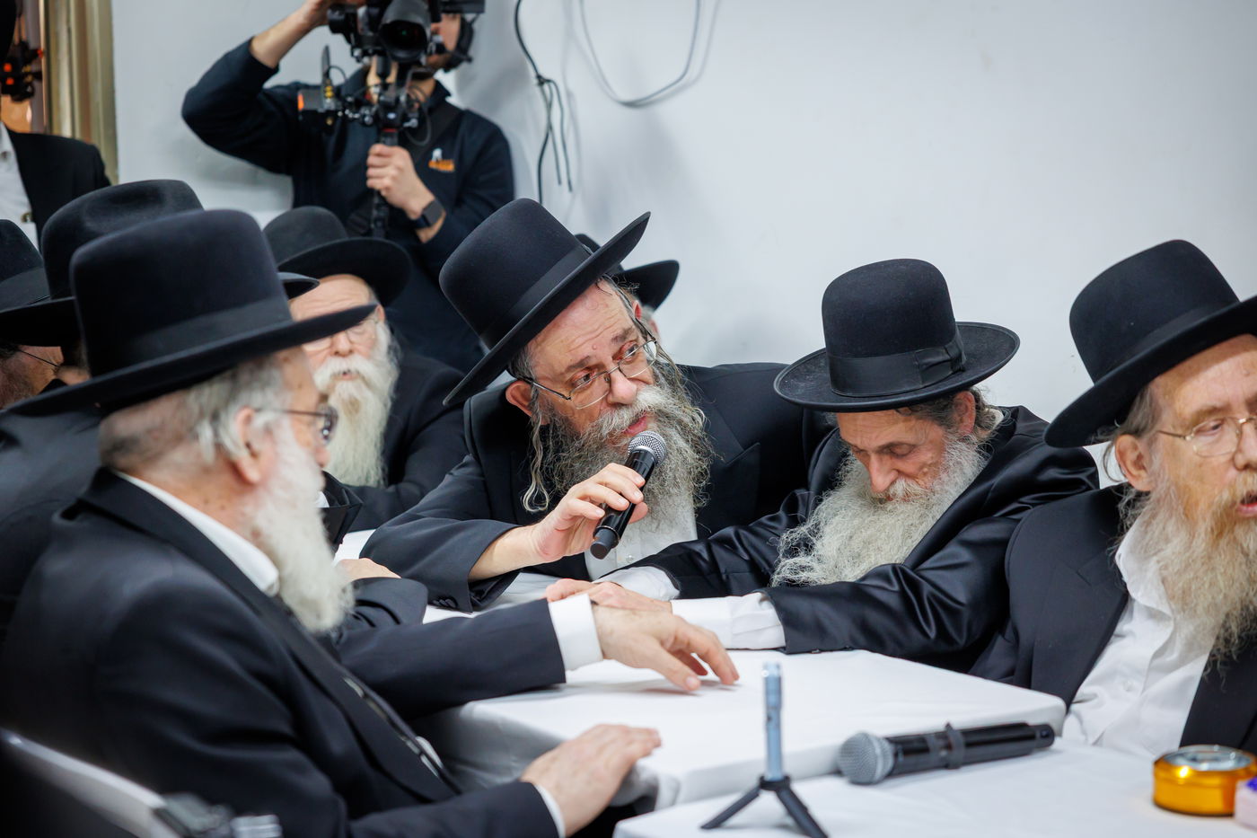 מעמד "ריתחא דאורייתא" והקבלת פני רבו במעונו של הגר"ד לנדו