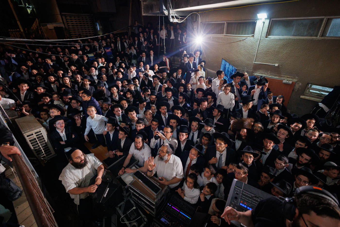 מעמד "ריתחא דאורייתא" והקבלת פני רבו במעונו של הגר"ד לנדו