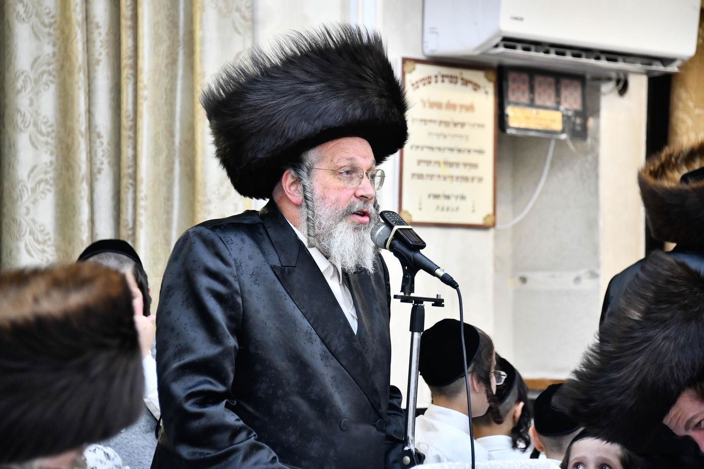 מעמד הכתרת הרה"ג ר' רפאל פרץ דושינסקיא לדומ"ץ החסידות בב"ב