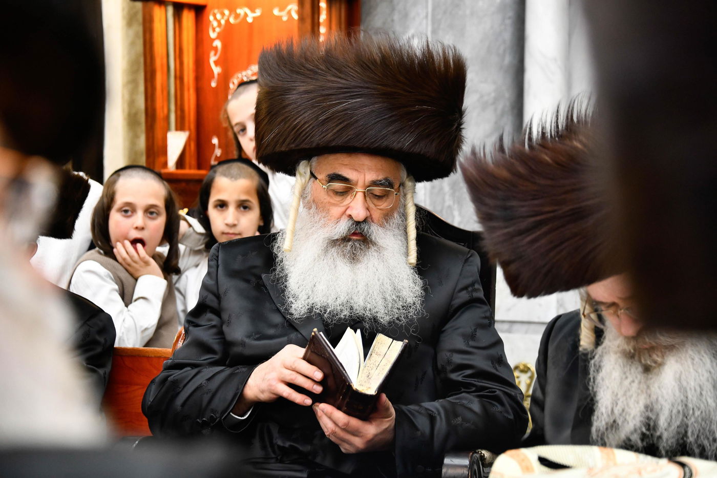 מעמד הכתרת הרה"ג ר' רפאל פרץ דושינסקיא לדומ"ץ החסידות בב"ב