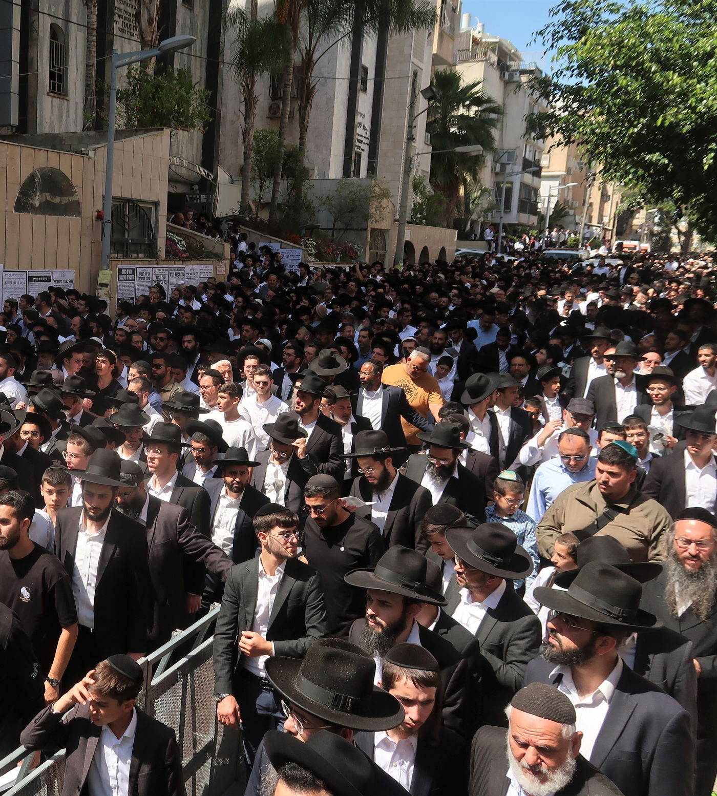 מסע הלוויית הגאון רבי מאיר מאזוז זצ"ל